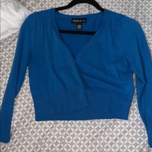 Super cute cropped fitted cardigan